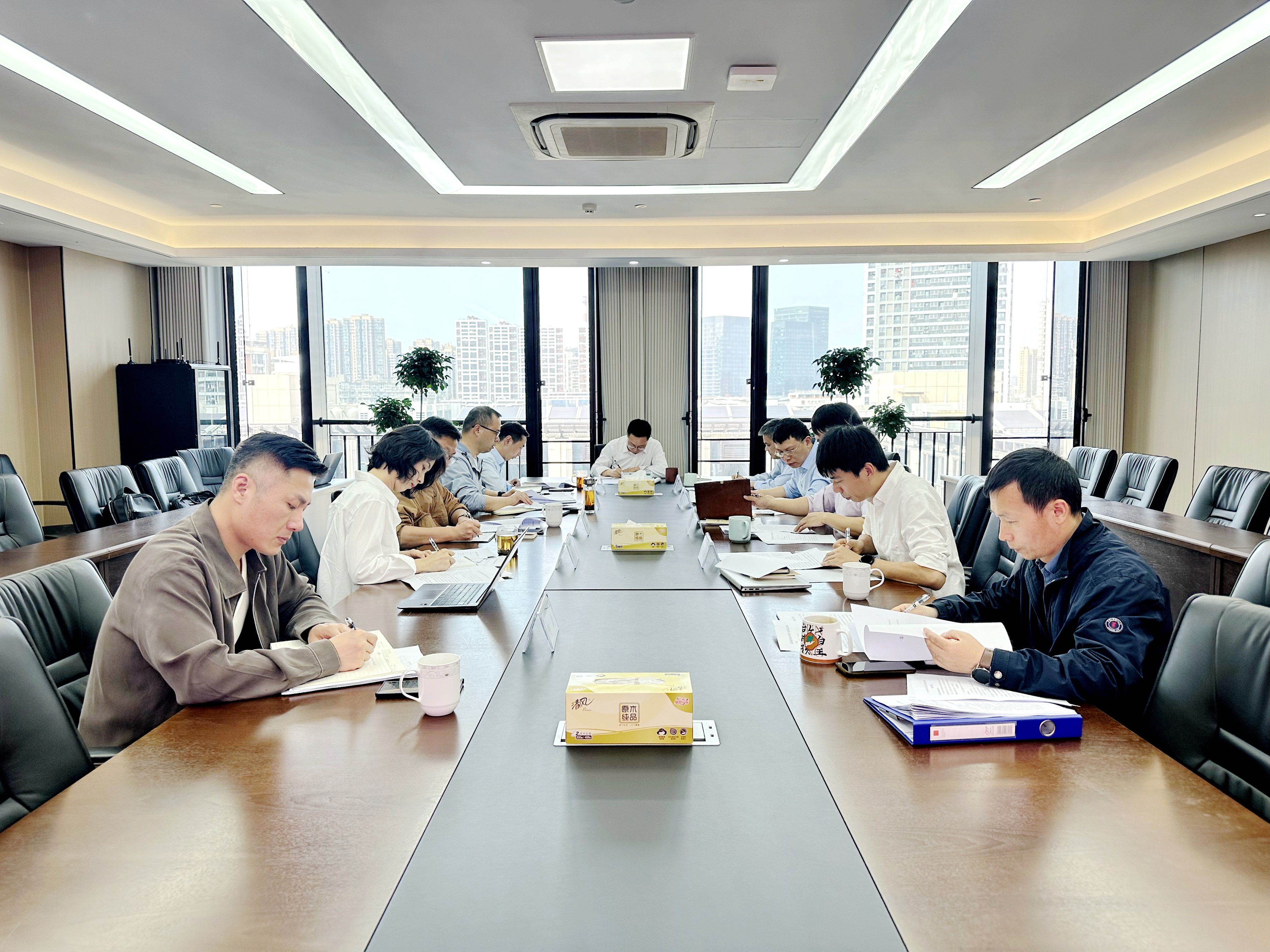 B体育（中国）国际平台,B SPORTS党委理论学习中心组举行专题研讨（扩大）学习会