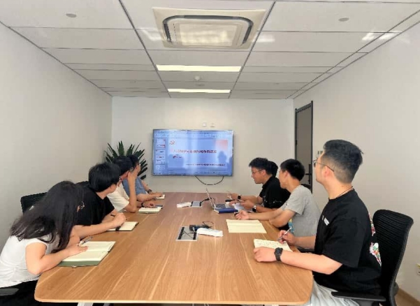 B体育（中国）国际平台,B SPORTS财务部党支部开展深入贯彻中央八项规定精神学习教育专题党课