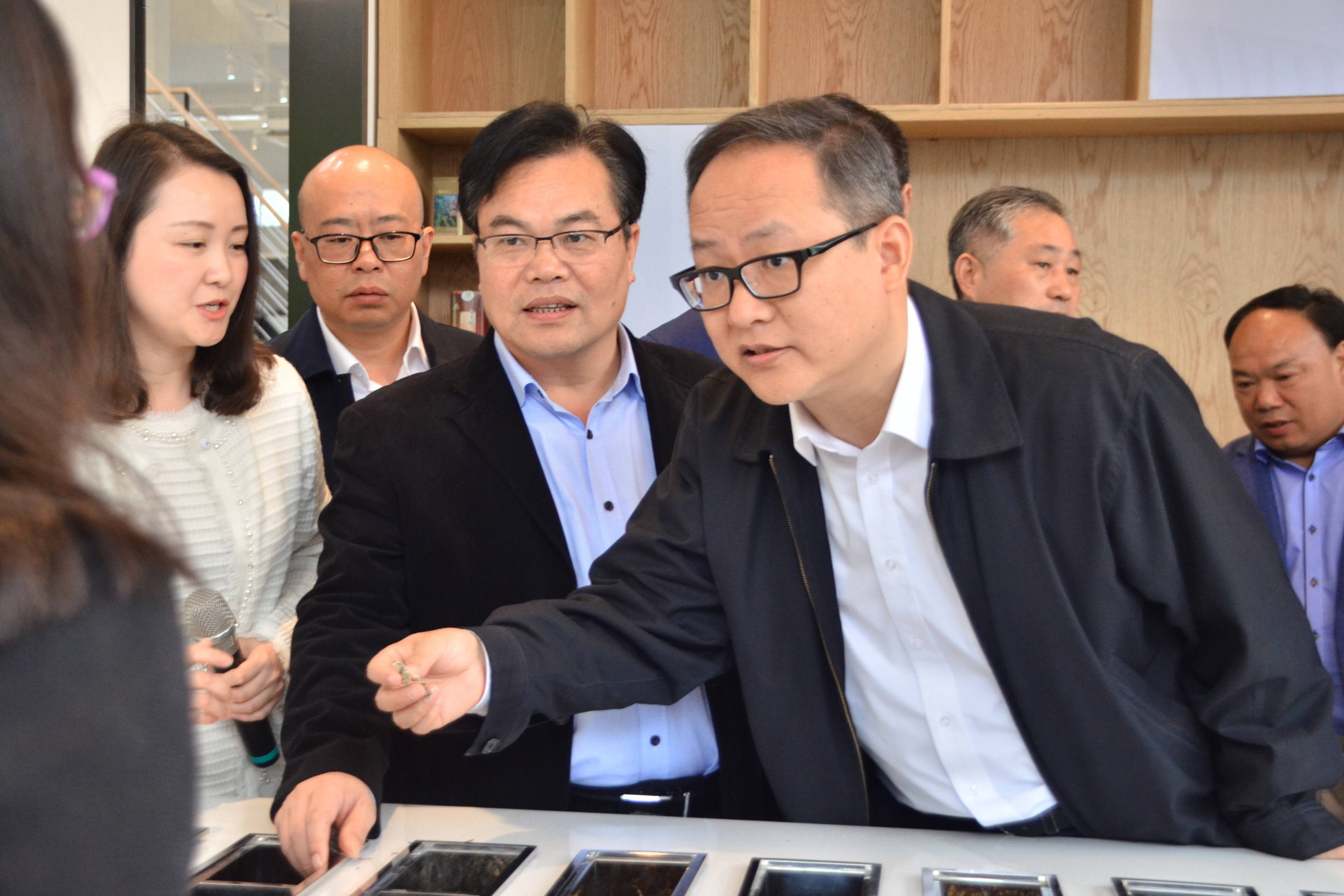 杭州市政府副秘书长张文戈一行考察B体育（中国）国际平台,B SPORTS特种茶中心